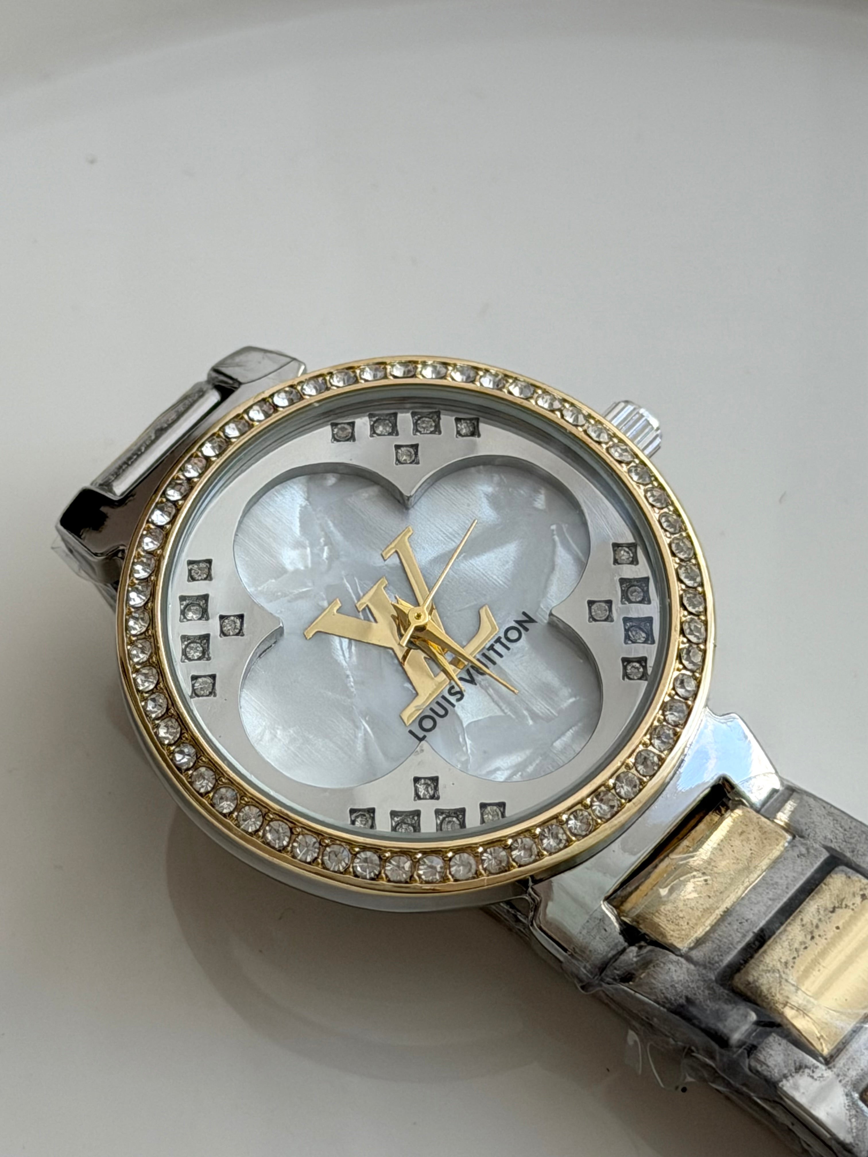 RELOJ LV