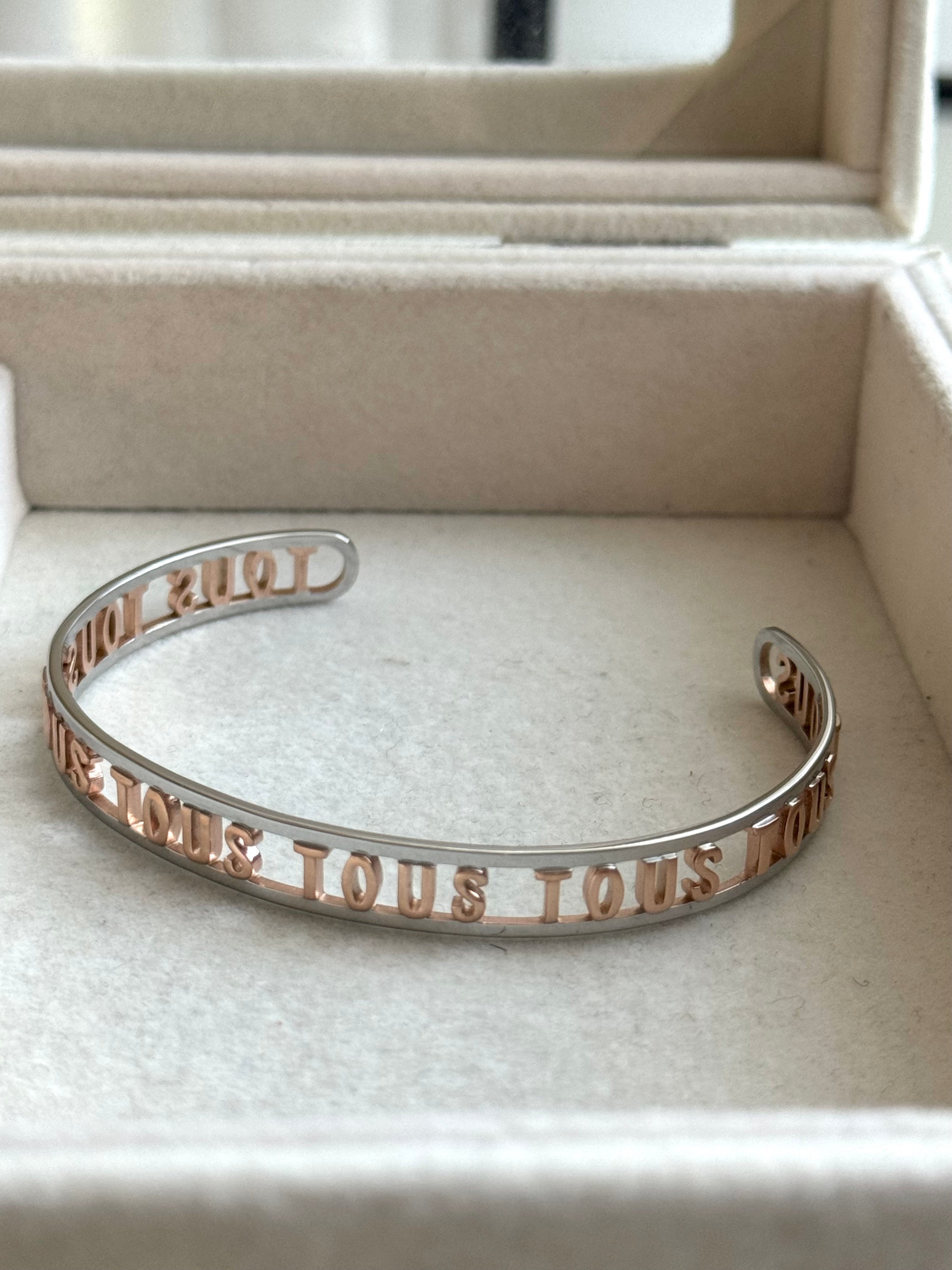 BRAZALETE ABIERTO LETRAS TOUS