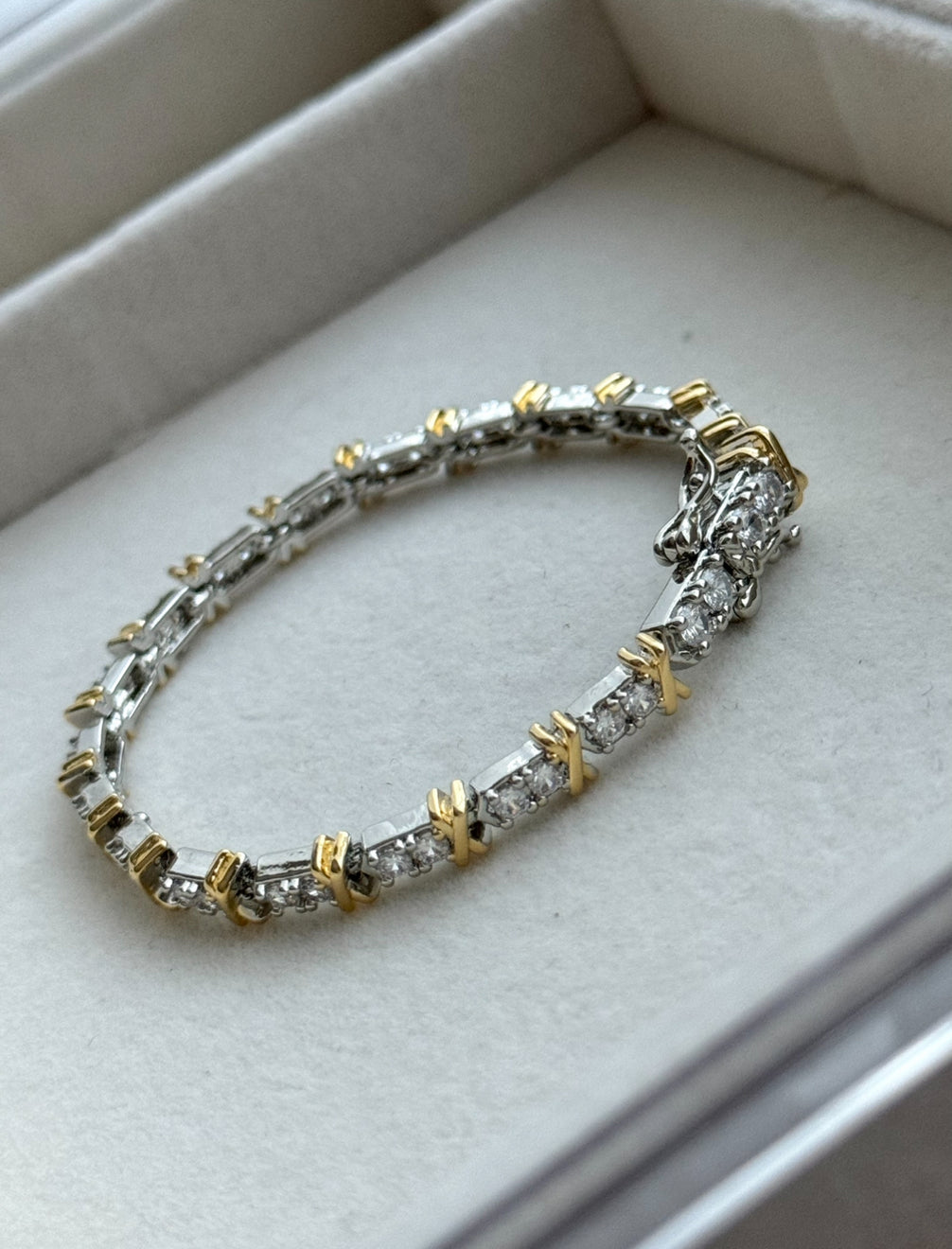 PULSERA x
