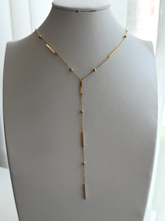 COLLAR CORBATERO DELGADO
