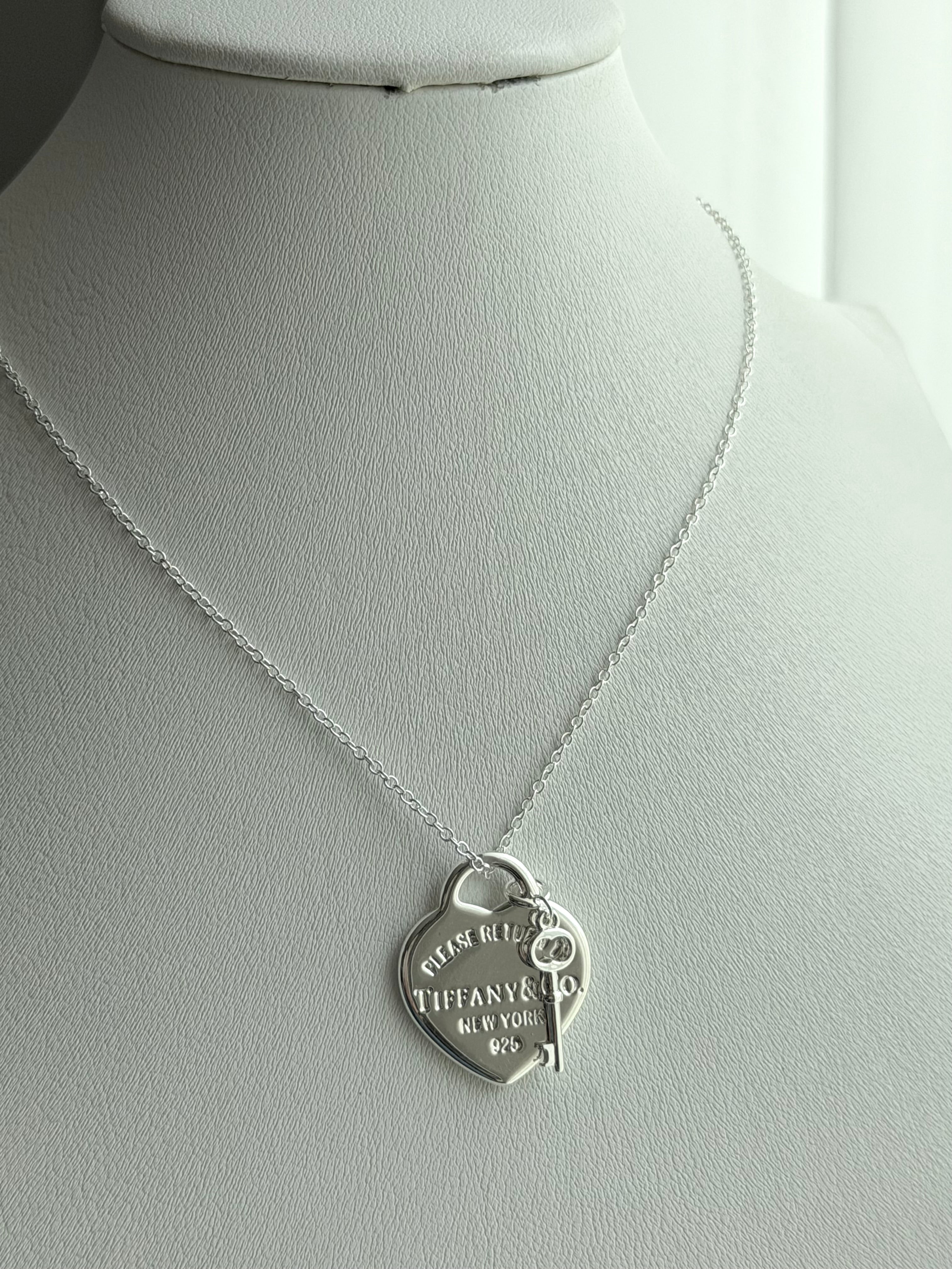 COLLAR CORAZON LLAVE