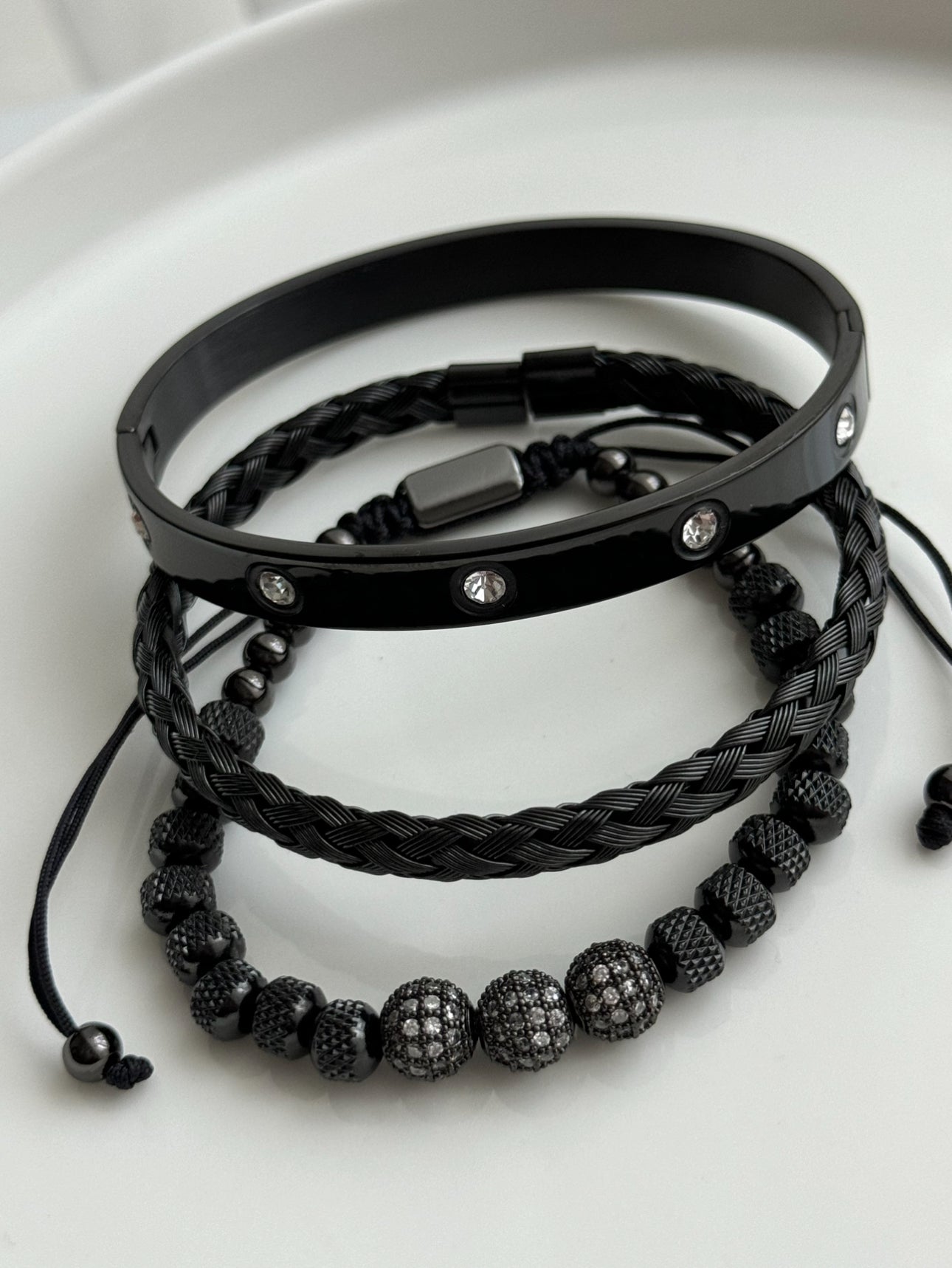TRÍO DE PULSERAS NEGRAS