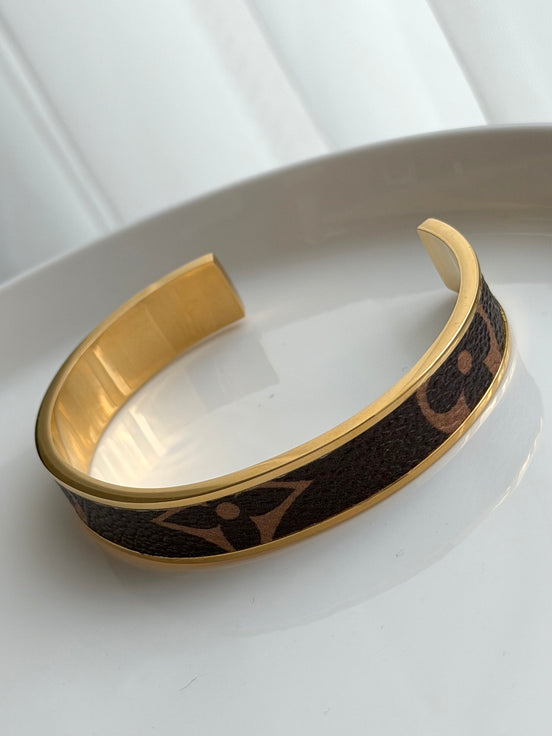 PULSERA ABIERA LV