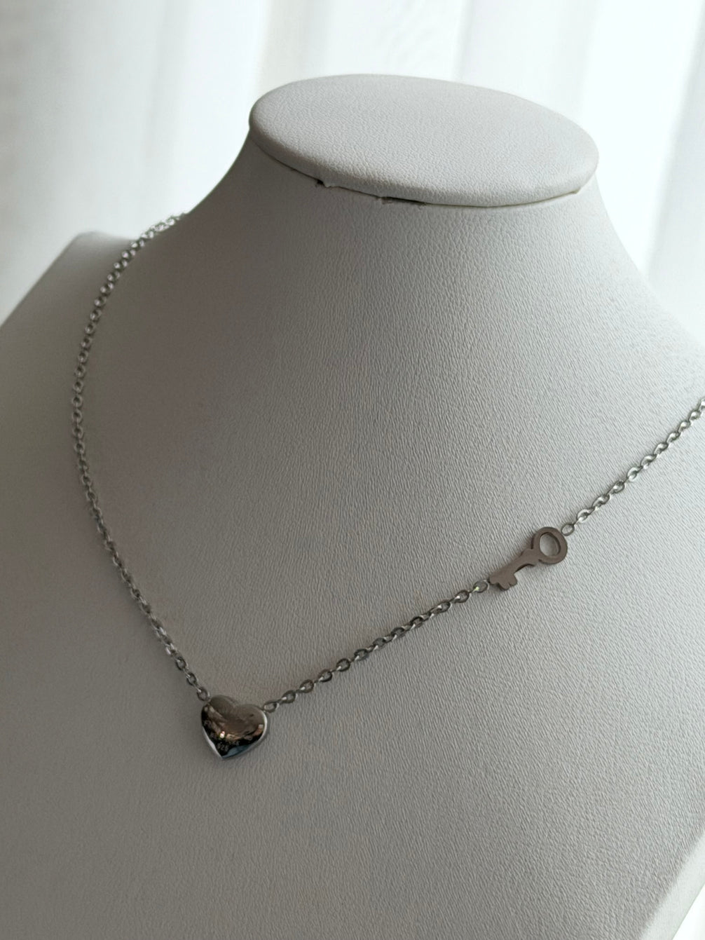 COLLAR CORAZON Y LLAVE