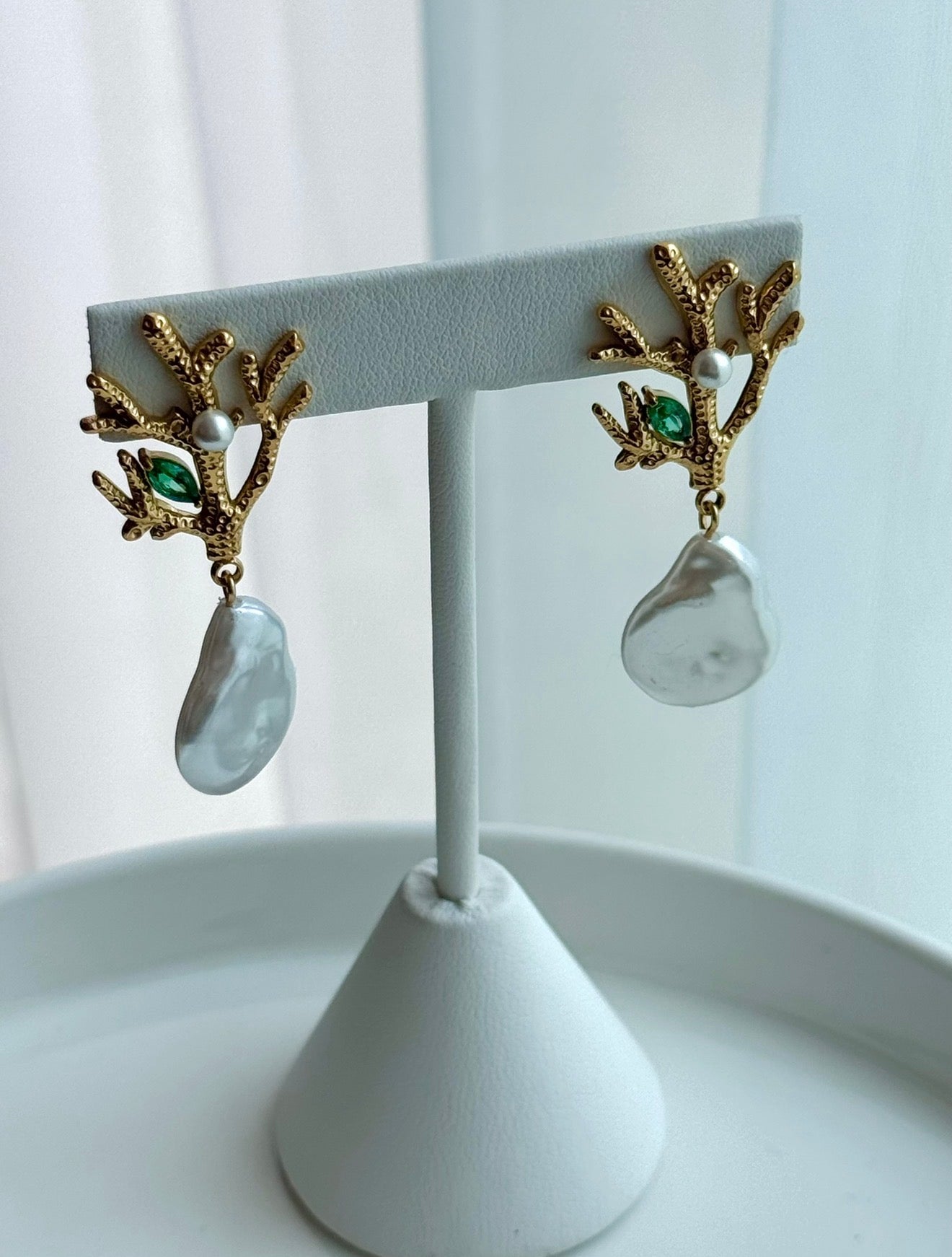 ARETE PERLA Y CRISTAL VERDE