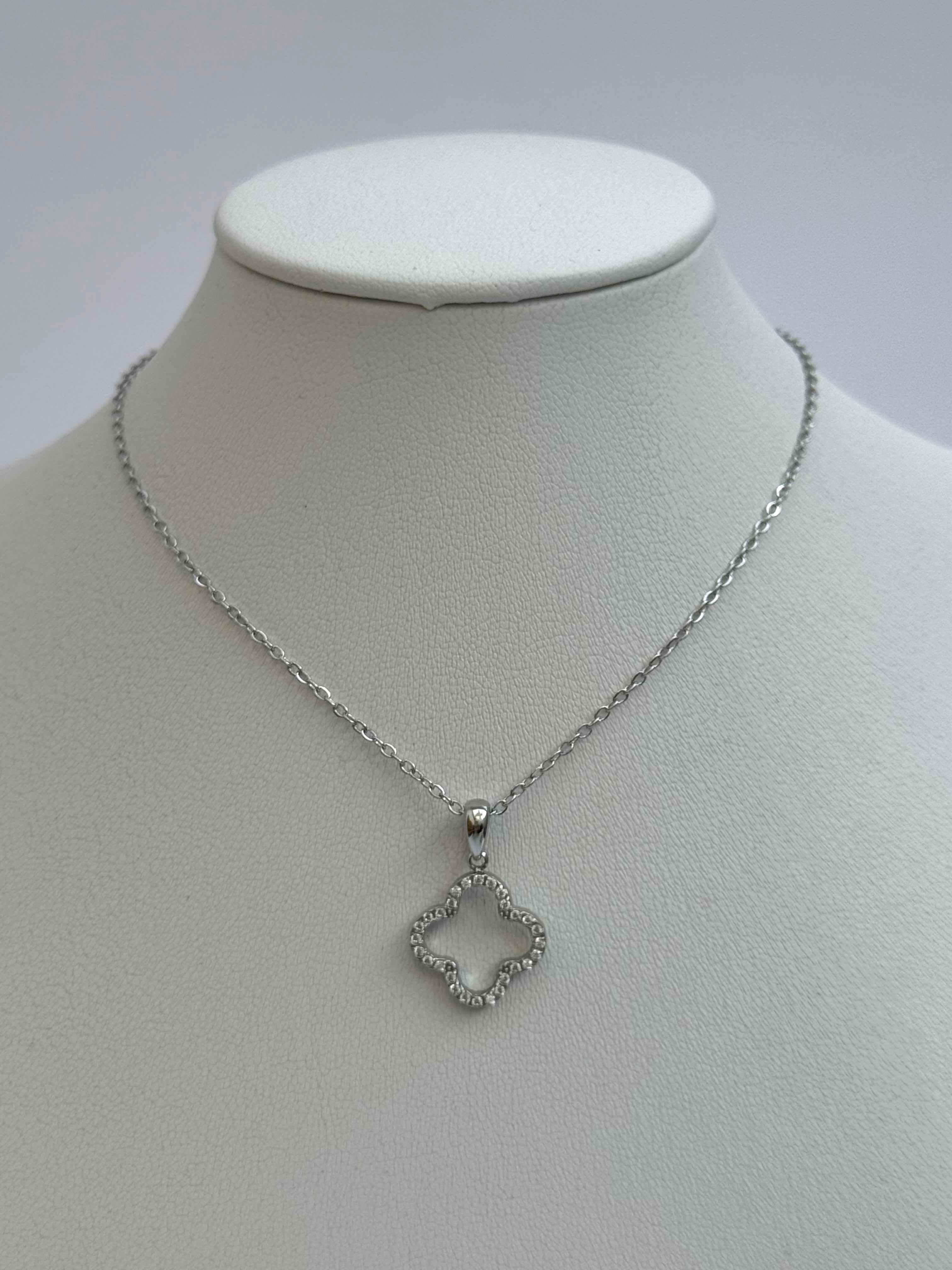 COLLAR TRÉBOL ZIRCONIAS