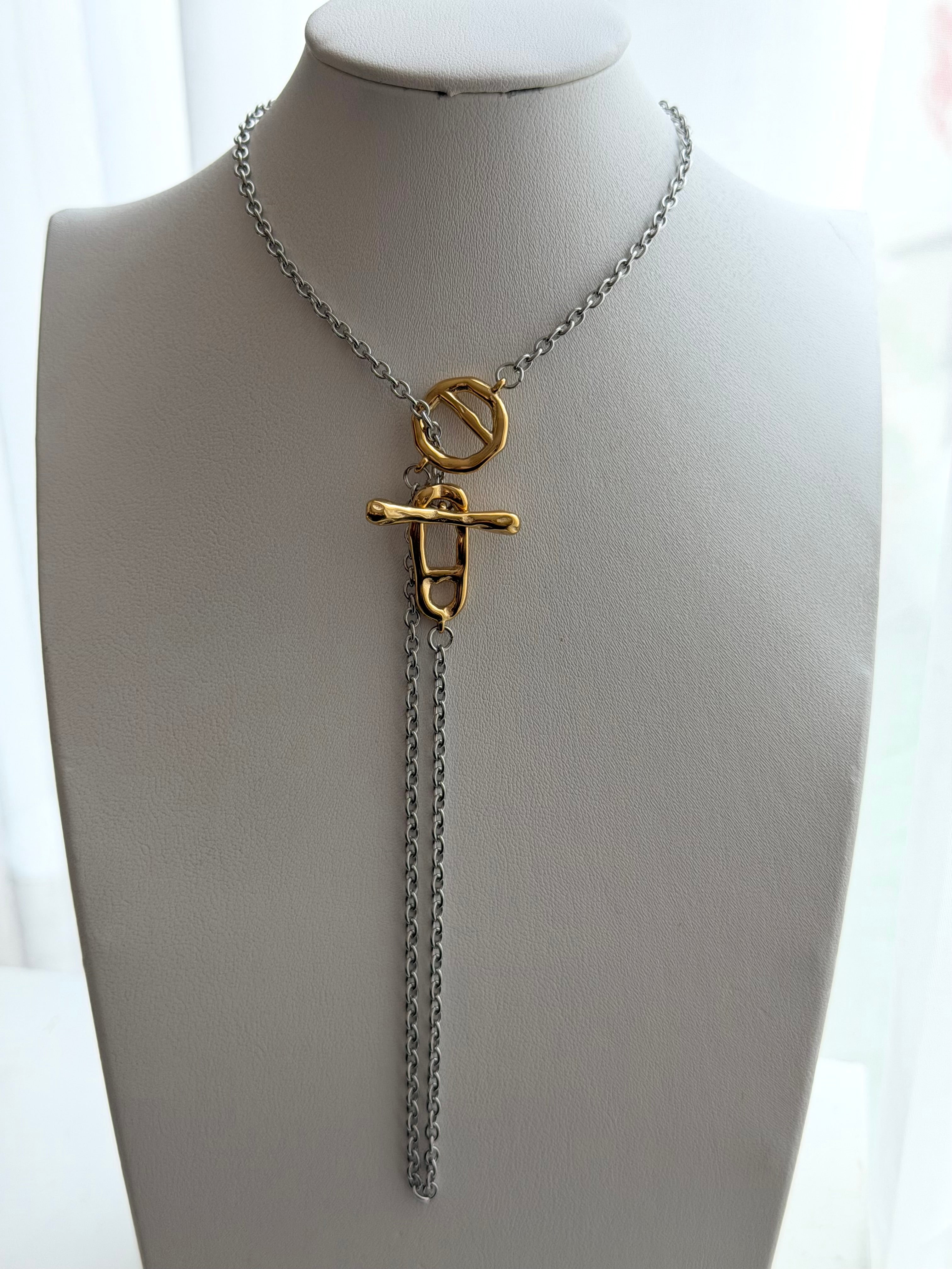 COLLAR CORBATERO