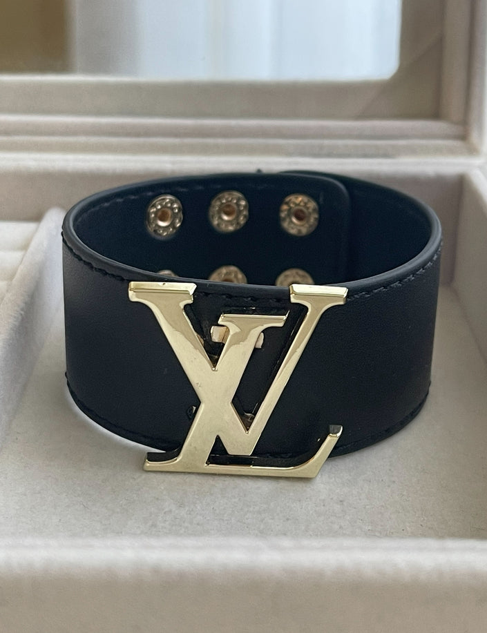 BRAZALETE PLACA LV