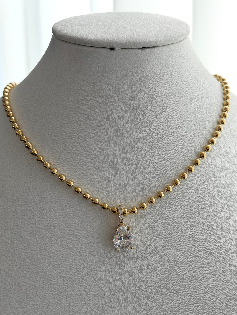 COLLAR CADENA BOLITAS