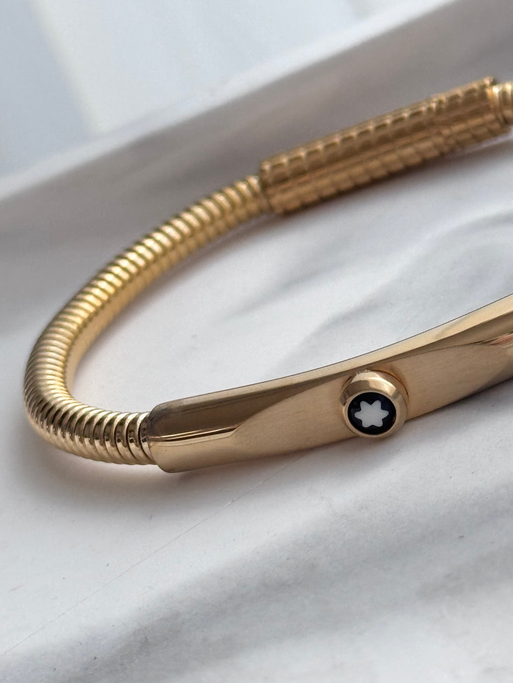 PULSERA FLEXIBLE ESPIRAL DORADO