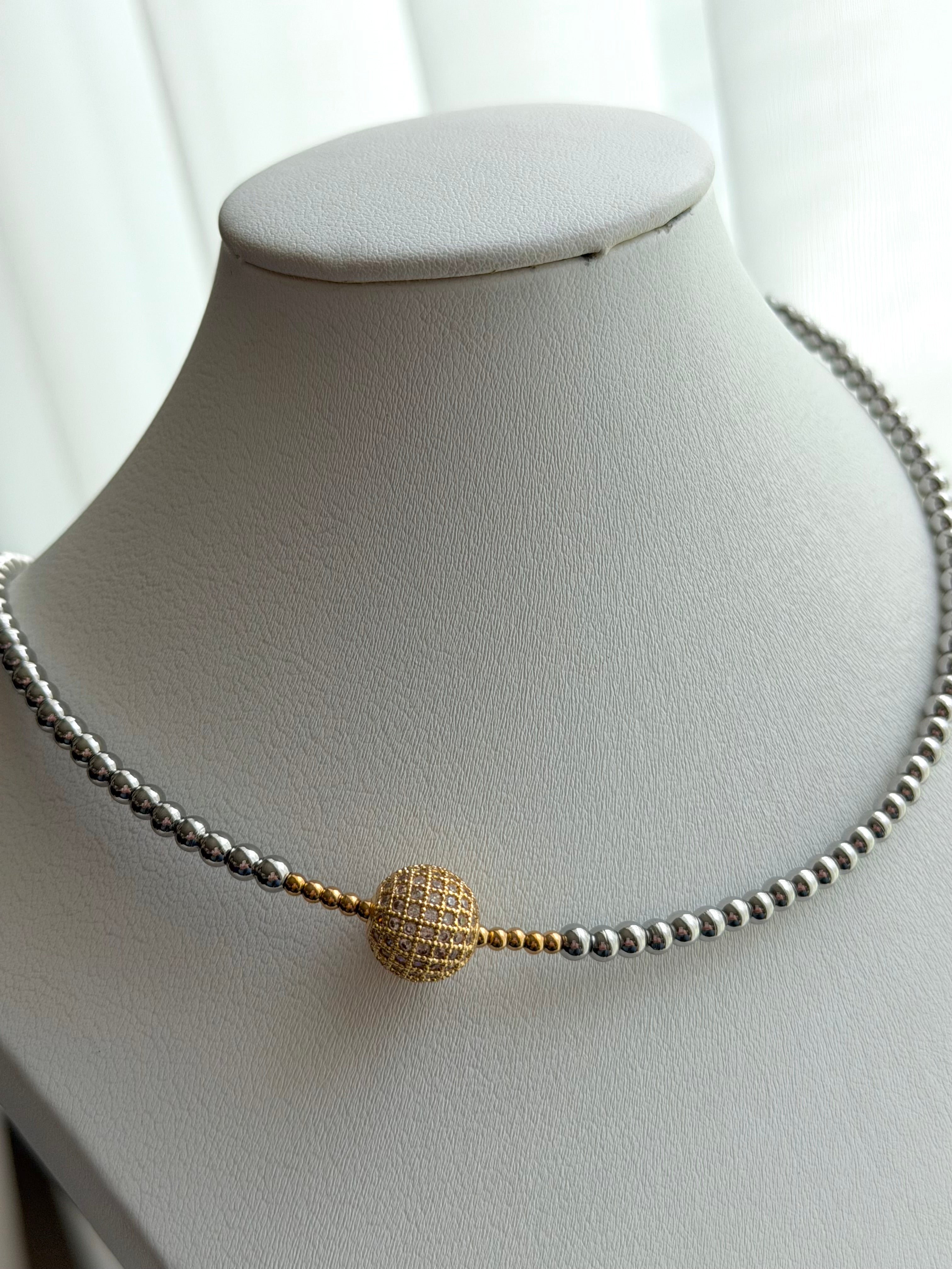 COLLAR BOLITA