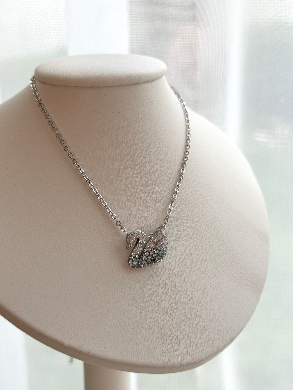COLLAR FORMA CISNE