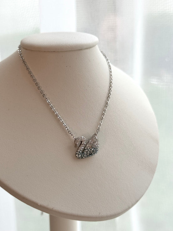 COLLAR FORMA CISNE
