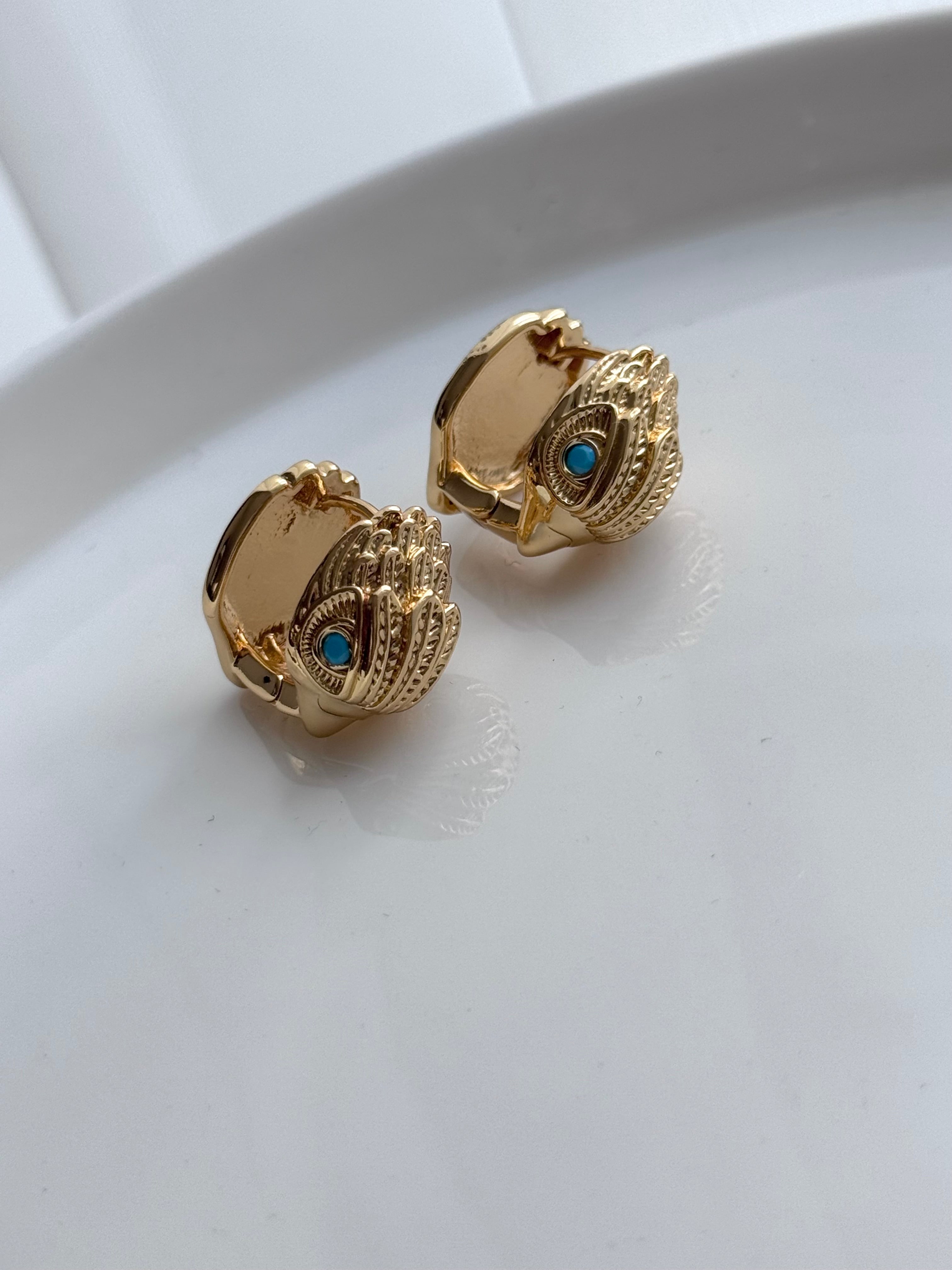 HUGGIES KURTH OJO AZUL