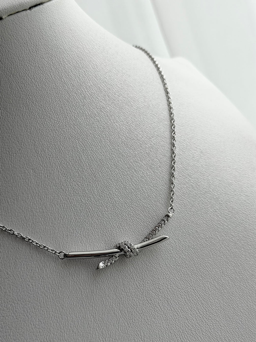 COLLAR NUDO LARGO