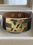 BRAZALETE CON PLACA LV