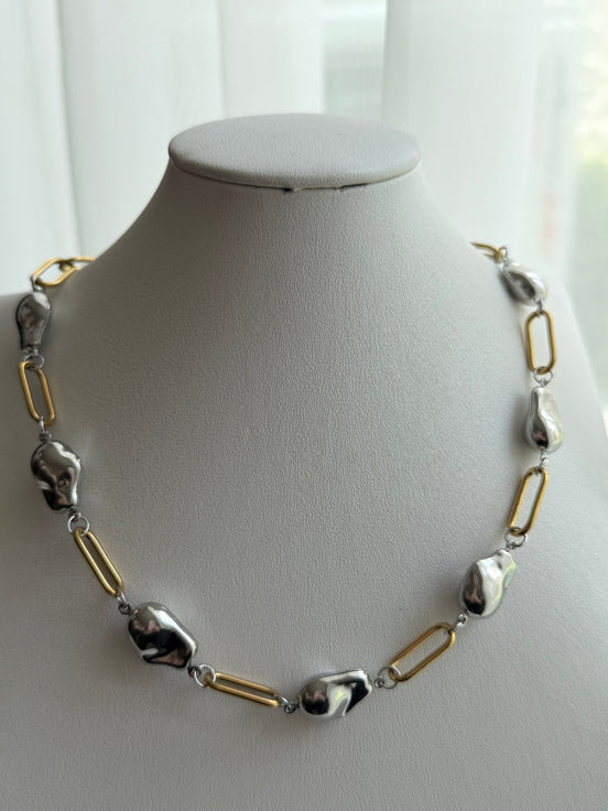 COLLAR FRIJOLITOS