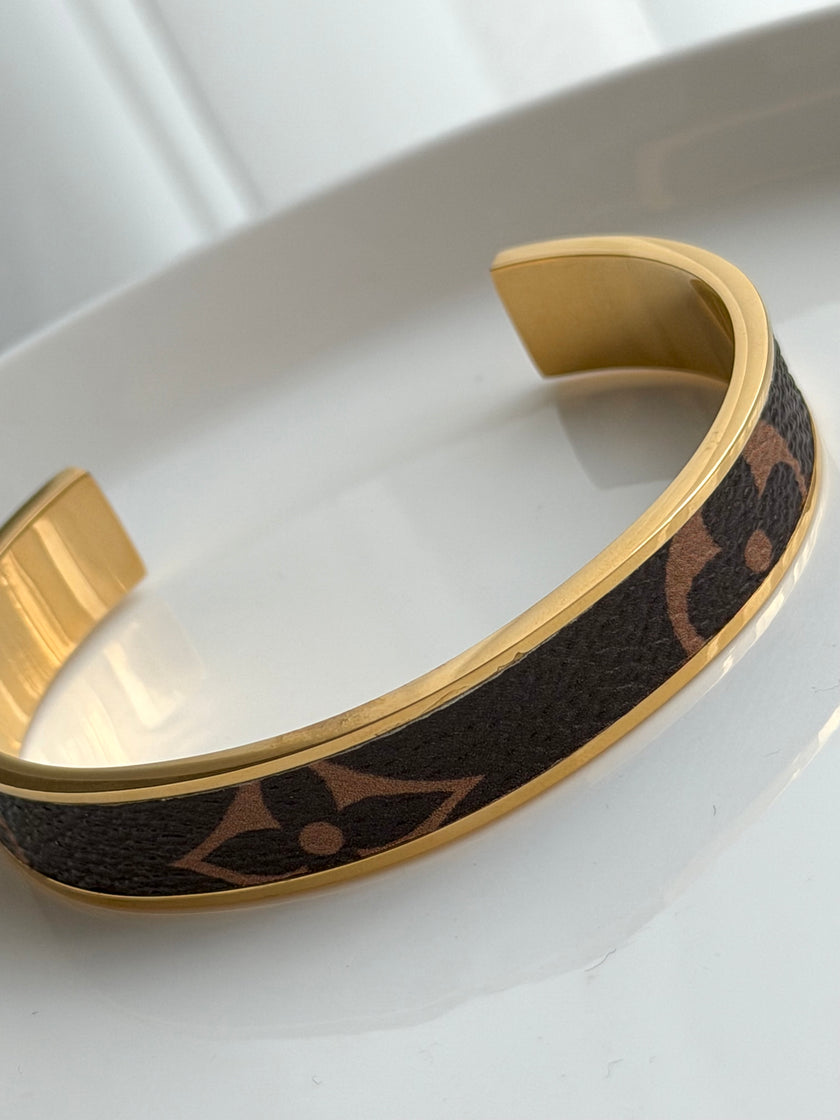 PULSERA ABIERA LV