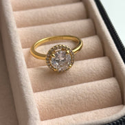 ANILLO CON ZIRCONIA