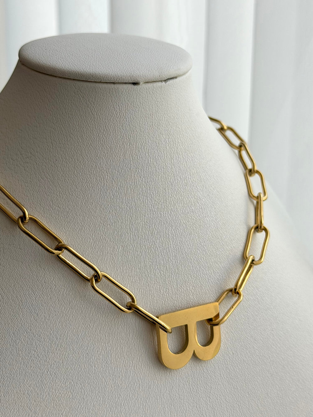 COLLAR B