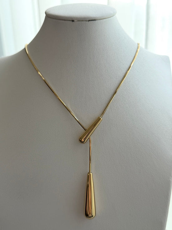 COLLAR CORBATERO GOTA